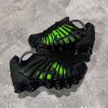 WhatsApp Image 2025-12-18 at 10.04.24 AM Nike Shox – Leistung, Komfort & sportlicher Style