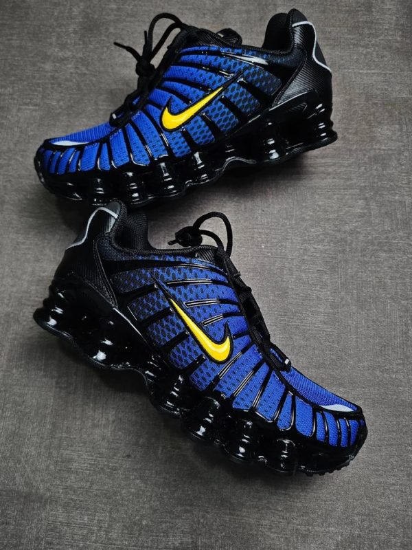 WhatsApp Image 2025-12-18 at 10.04.31 AM Nike Shox – Leistung, Komfort & sportlicher Style