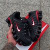 WhatsApp Image 2025-12-18 at 10.04.55 AM (1) Nike Shox – Leistung, Komfort & sportlicher Style