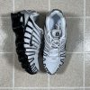 WhatsApp Image 2025-12-18 at 10.04.56 AM (1) Nike Shox – Leistung, Komfort & sportlicher Style